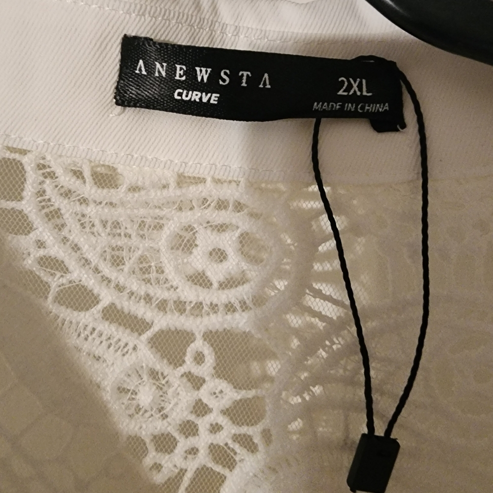 Anewsta White Lace Button-Front Blouse - Picture 7 of 7